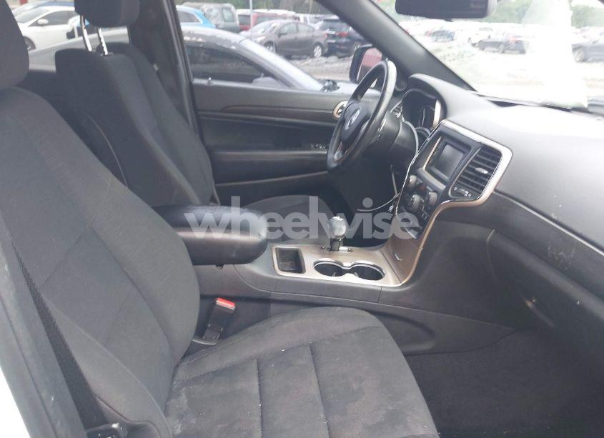 Photo 5 of 2015 Jeep Grand CHEROKEE LAREDO (VIN 1C4RJEAG2FC700686)