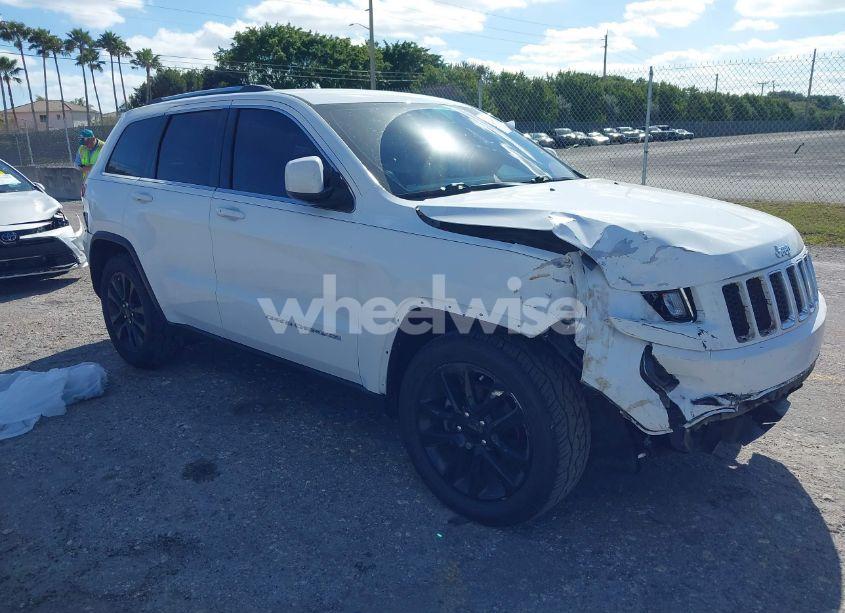 2015 Jeep Grand CHEROKEE LAREDO (VIN 1C4RJEAG2FC826353) main photo