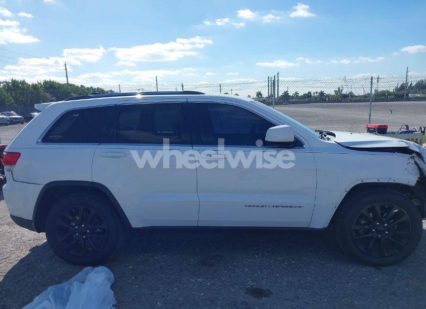 Photo 13 of 2015 Jeep Grand CHEROKEE LAREDO (VIN 1C4RJEAG2FC826353)