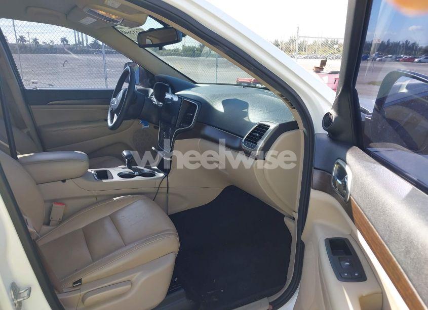 Photo 5 of 2015 Jeep Grand CHEROKEE LAREDO (VIN 1C4RJEAG2FC826353)
