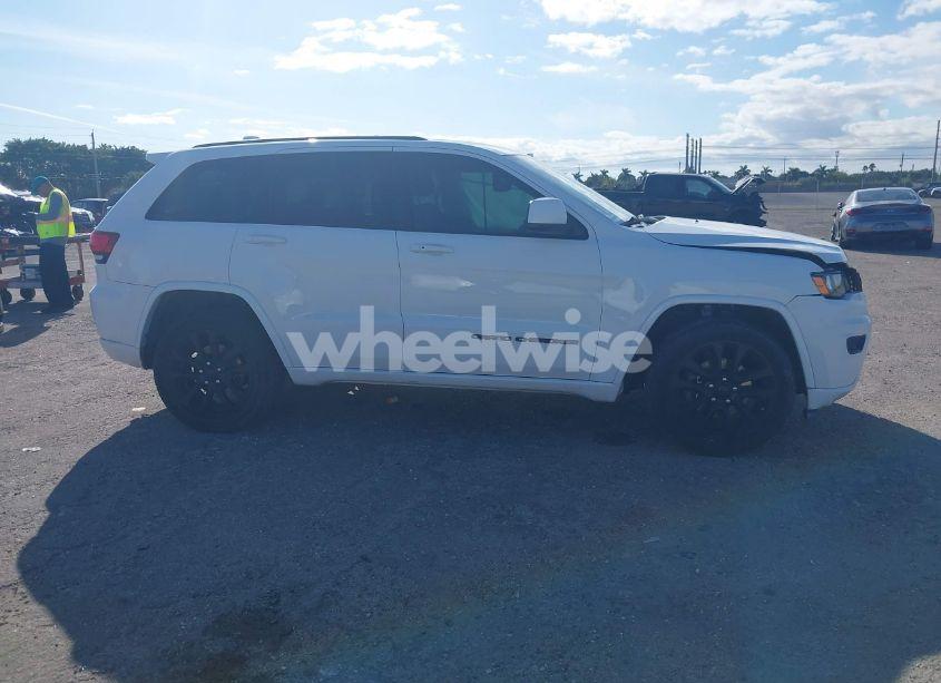 2017 Jeep Grand CHEROKEE ALTITUDE 4X2 (VIN 1C4RJEAG2HC823049) main photo