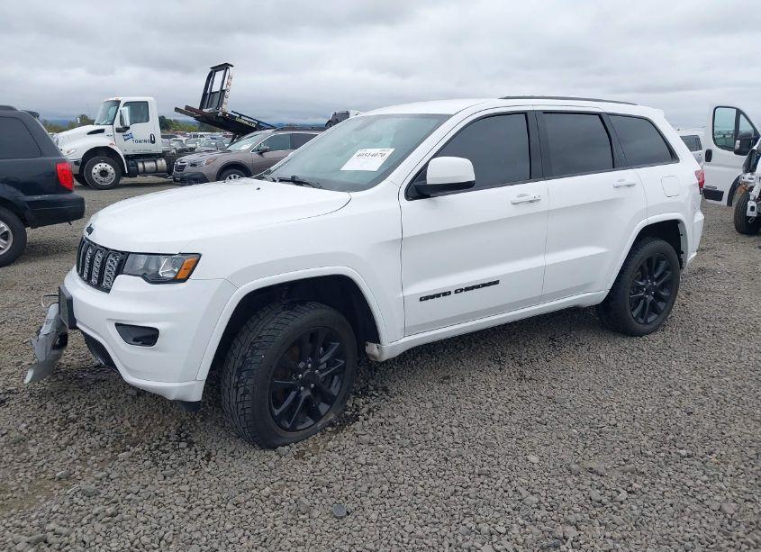 Photo 2 of 2017 Jeep Grand CHEROKEE ALTITUDE 4X2 (VIN 1C4RJEAG2HC826677)