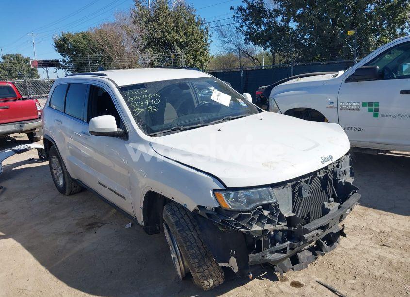 2018 Jeep Grand CHEROKEE LAREDO 4X2 (VIN 1C4RJEAG2JC428990) main photo