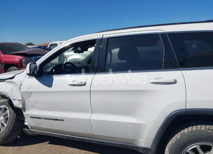 Photo 15 of 2018 Jeep Grand CHEROKEE LAREDO 4X2 (VIN 1C4RJEAG2JC428990)