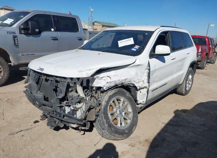 Photo 2 of 2018 Jeep Grand CHEROKEE LAREDO 4X2 (VIN 1C4RJEAG2JC428990)