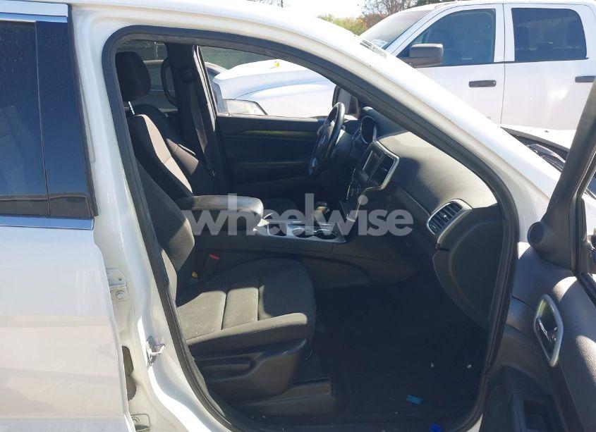 Photo 5 of 2018 Jeep Grand CHEROKEE LAREDO 4X2 (VIN 1C4RJEAG2JC428990)