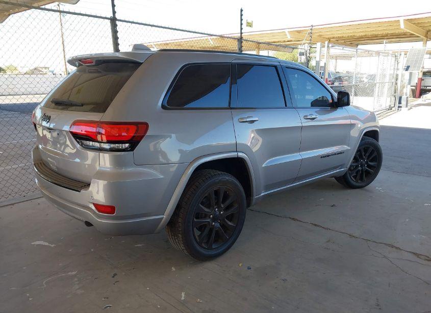 Photo 4 of 2018 Jeep Grand CHEROKEE ALTITUDE 4X2 (VIN 1C4RJEAG2JC430691)