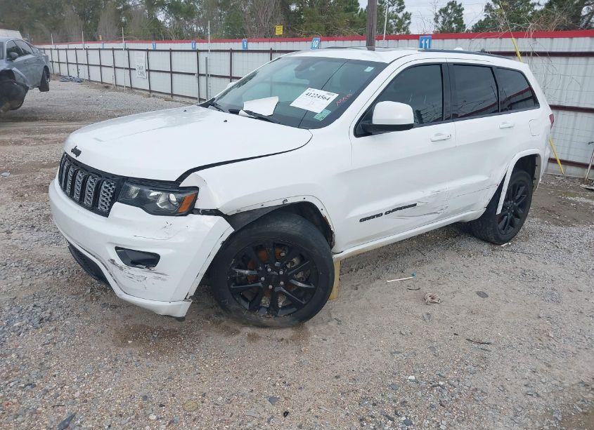 Photo 2 of 2018 Jeep Grand CHEROKEE ALTITUDE 4X2 (VIN 1C4RJEAG2JC460158)