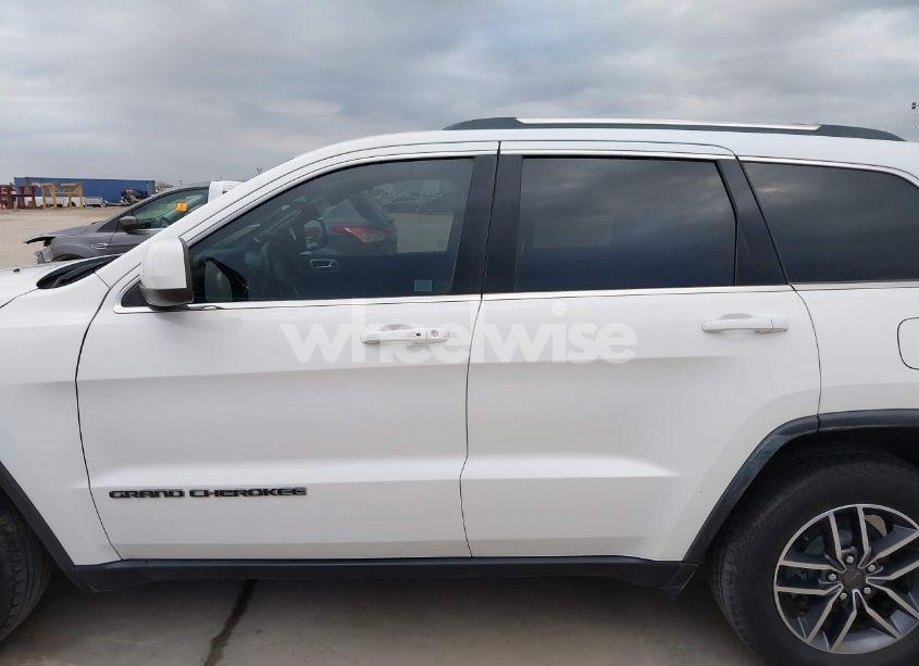 Photo 15 of 2019 Jeep Grand CHEROKEE LAREDO E 4X2 (VIN 1C4RJEAG2KC603871)