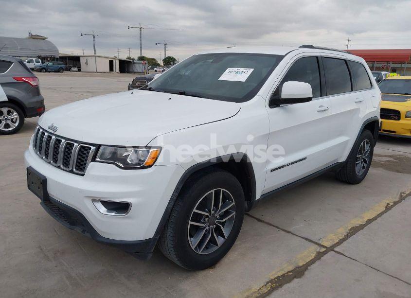 Photo 2 of 2019 Jeep Grand CHEROKEE LAREDO E 4X2 (VIN 1C4RJEAG2KC603871)