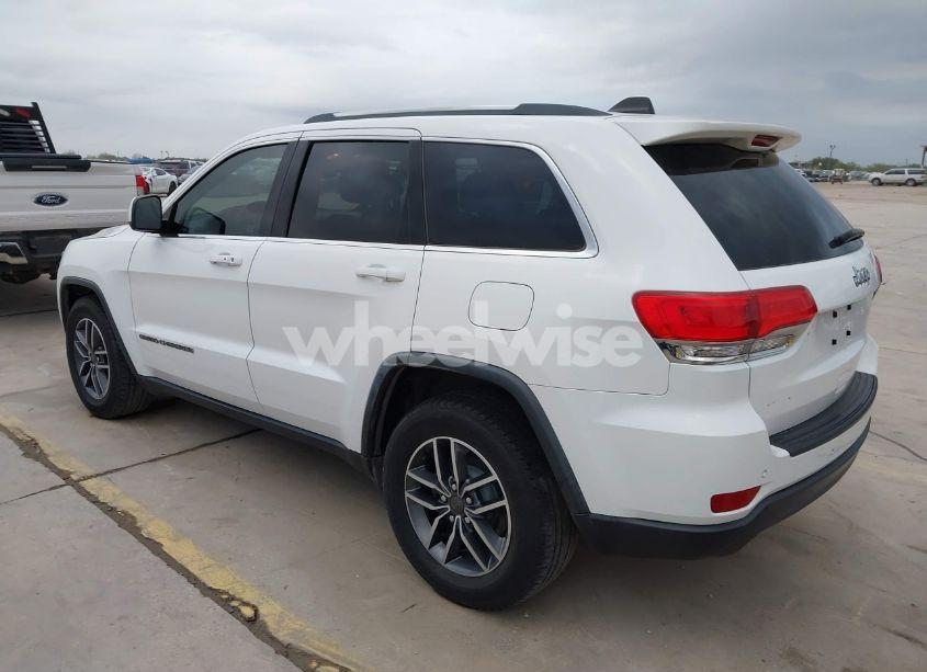 Photo 3 of 2019 Jeep Grand CHEROKEE LAREDO E 4X2 (VIN 1C4RJEAG2KC603871)