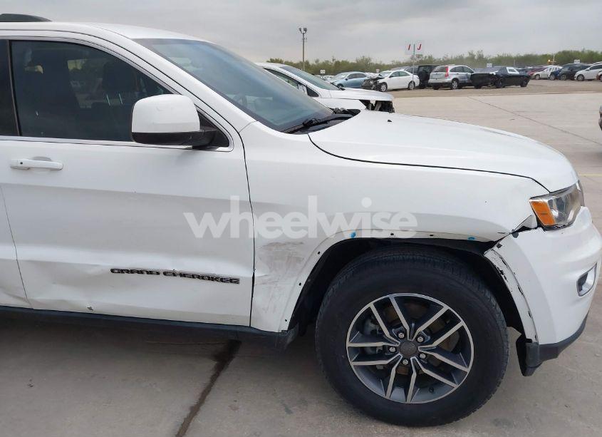Photo 6 of 2019 Jeep Grand CHEROKEE LAREDO E 4X2 (VIN 1C4RJEAG2KC603871)