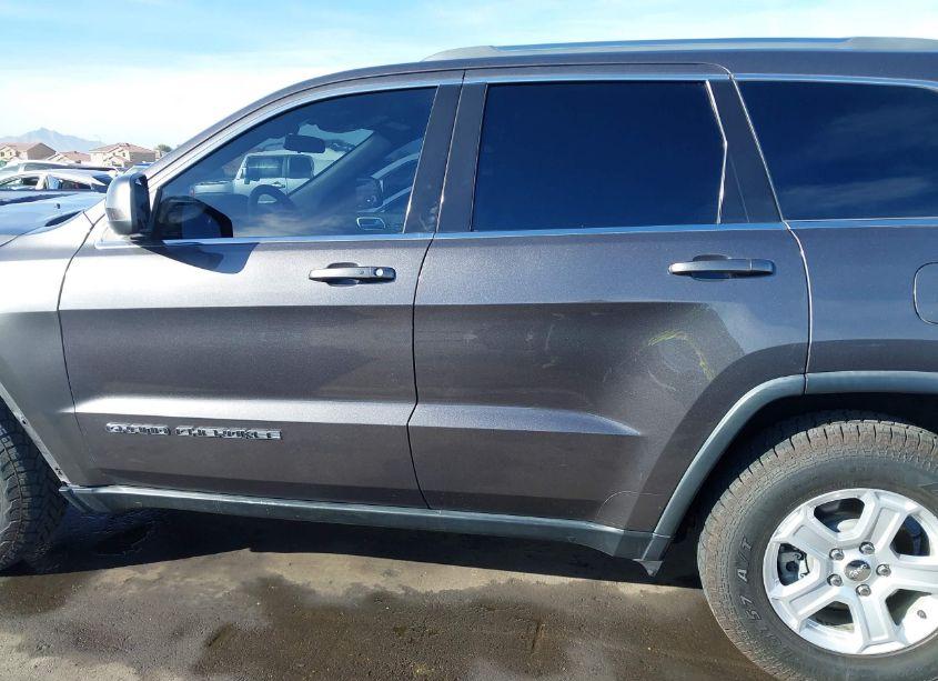 Photo 13 of 2019 Jeep Grand CHEROKEE LAREDO E 4X2 (VIN 1C4RJEAG2KC776497)
