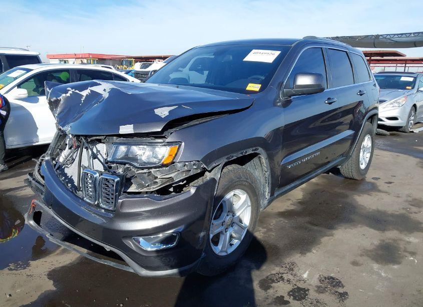 Photo 2 of 2019 Jeep Grand CHEROKEE LAREDO E 4X2 (VIN 1C4RJEAG2KC776497)