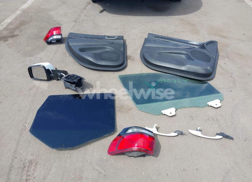 Photo 12 of 2021 Jeep Grand CHEROKEE LAREDO X 4X2 (VIN 1C4RJEAG2MC785168)