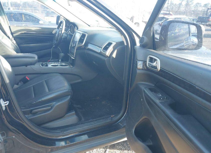 Photo 5 of 2012 Jeep Grand CHEROKEE LAREDO (VIN 1C4RJEAG3CC327945)