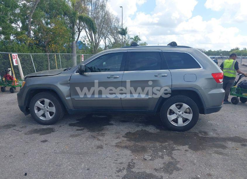 Photo 14 of 2013 Jeep Grand CHEROKEE LAREDO (VIN 1C4RJEAG3DC507797)