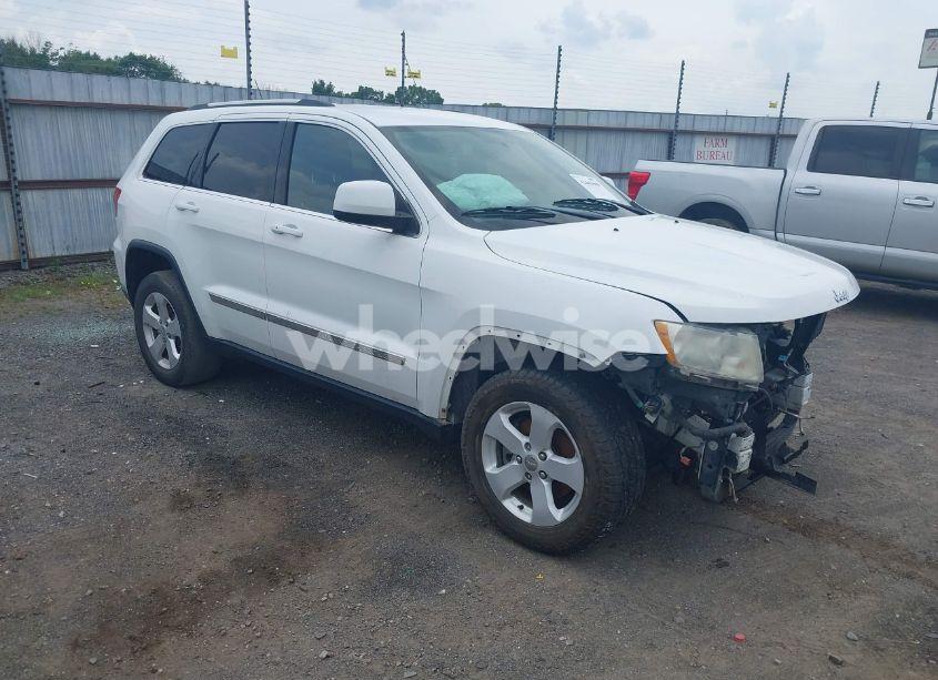 2013 Jeep Grand CHEROKEE LAREDO (VIN 1C4RJEAG3DC588574) main photo