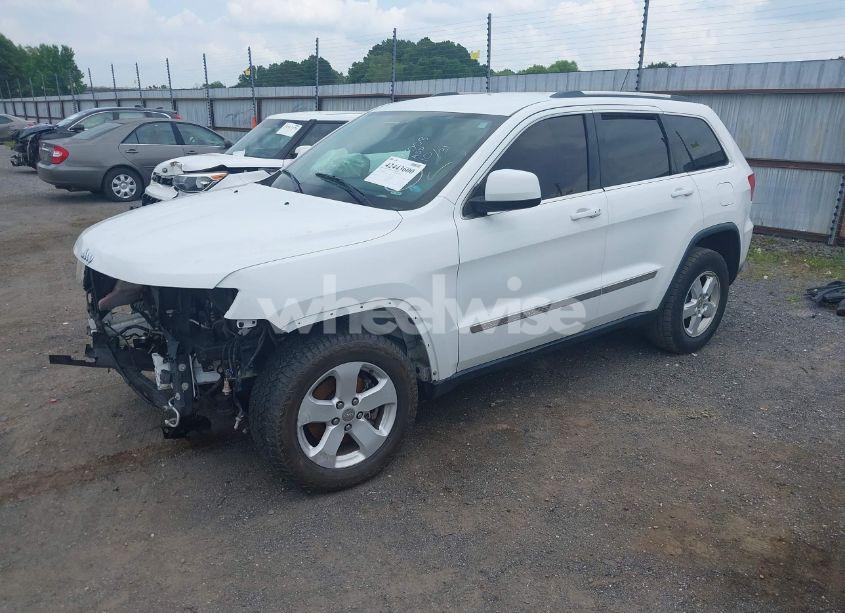 Photo 2 of 2013 Jeep Grand CHEROKEE LAREDO (VIN 1C4RJEAG3DC588574)