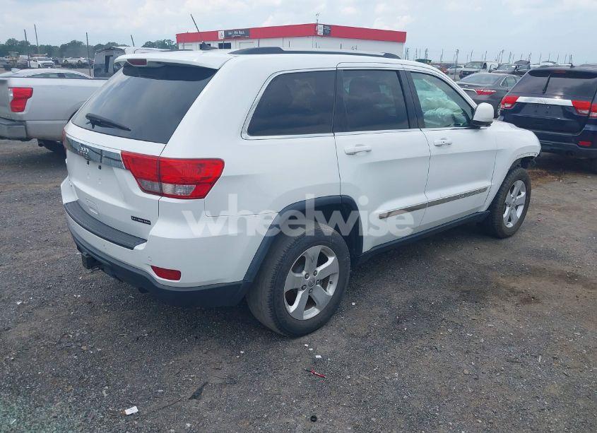 Photo 4 of 2013 Jeep Grand CHEROKEE LAREDO (VIN 1C4RJEAG3DC588574)