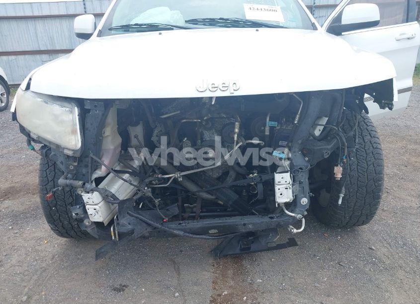 Photo 6 of 2013 Jeep Grand CHEROKEE LAREDO (VIN 1C4RJEAG3DC588574)