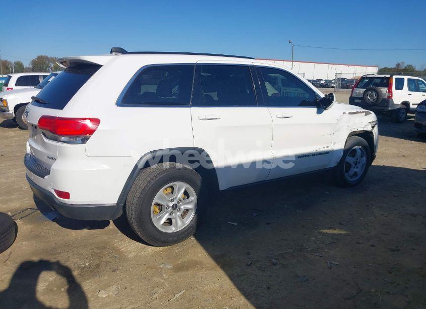 Photo 4 of 2017 Jeep Grand CHEROKEE LAREDO 4X2 (VIN 1C4RJEAG3HC614855)