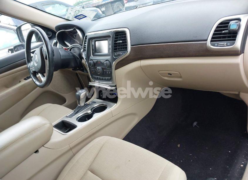 Photo 5 of 2017 Jeep Grand CHEROKEE LAREDO 4X2 (VIN 1C4RJEAG3HC647337)