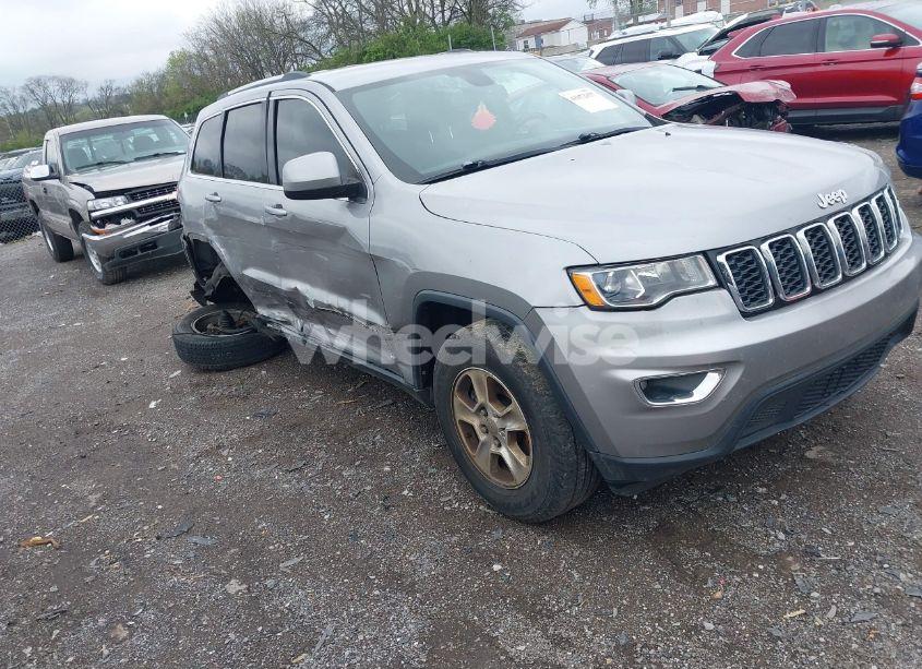 2017 Jeep Grand CHEROKEE LAREDO 4X2 (VIN 1C4RJEAG3HC669080) main photo