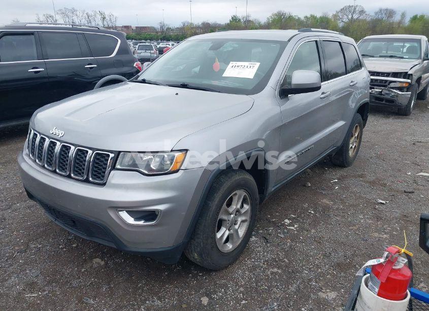 Photo 2 of 2017 Jeep Grand CHEROKEE LAREDO 4X2 (VIN 1C4RJEAG3HC669080)