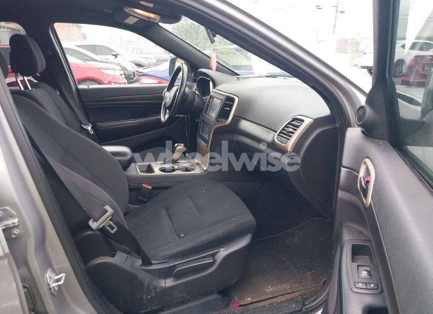 Photo 5 of 2017 Jeep Grand CHEROKEE LAREDO 4X2 (VIN 1C4RJEAG3HC669080)