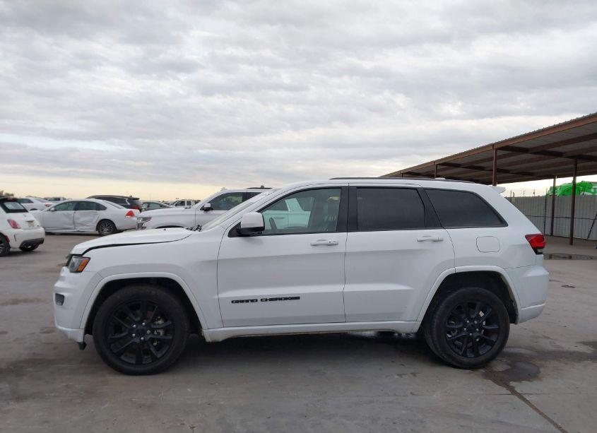 Photo 15 of 2018 Jeep Grand CHEROKEE ALTITUDE 4X2 (VIN 1C4RJEAG3JC511697)