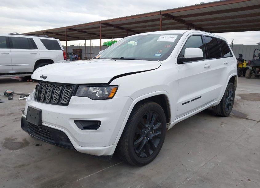 Photo 2 of 2018 Jeep Grand CHEROKEE ALTITUDE 4X2 (VIN 1C4RJEAG3JC511697)