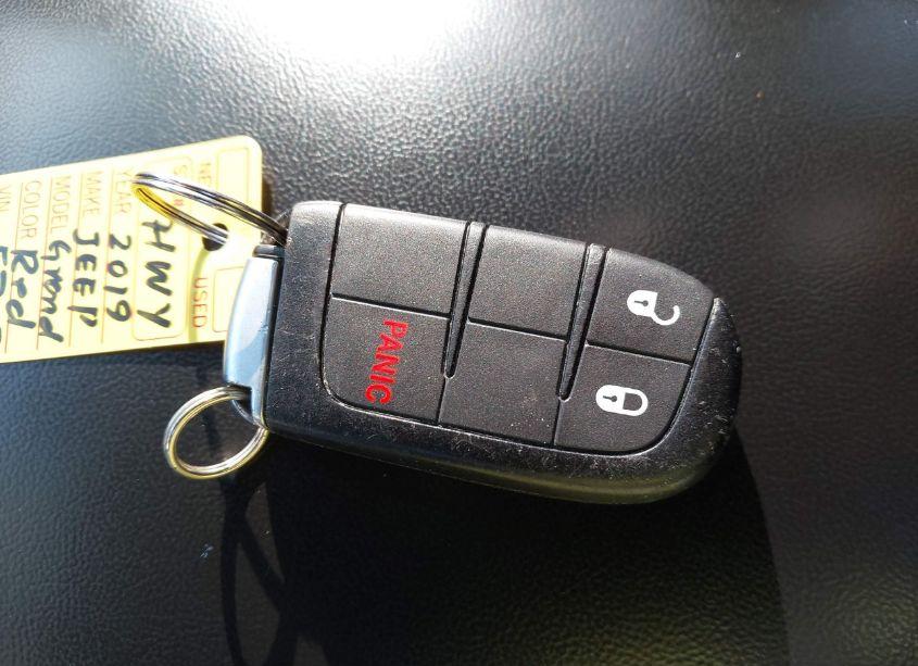 Photo 11 of 2019 Jeep Grand CHEROKEE LAREDO 4X2 (VIN 1C4RJEAG3KC555717)