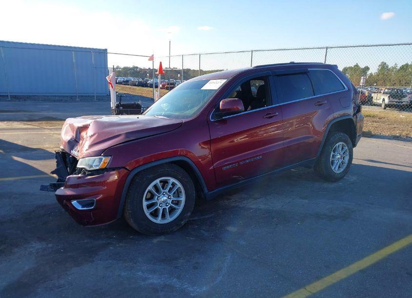 Photo 2 of 2019 Jeep Grand CHEROKEE LAREDO 4X2 (VIN 1C4RJEAG3KC555717)