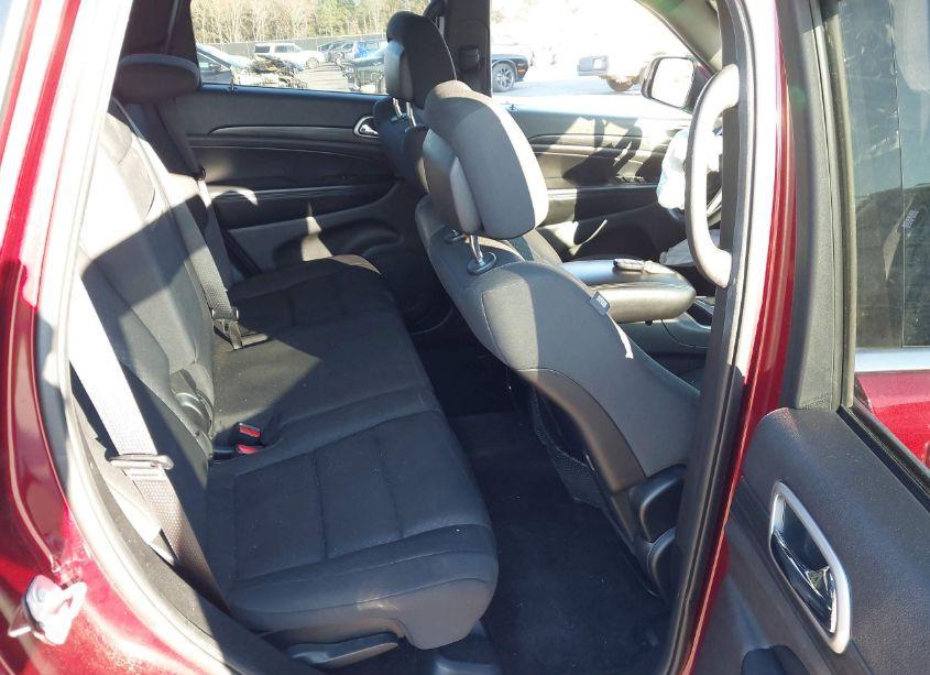 Photo 8 of 2019 Jeep Grand CHEROKEE LAREDO 4X2 (VIN 1C4RJEAG3KC555717)