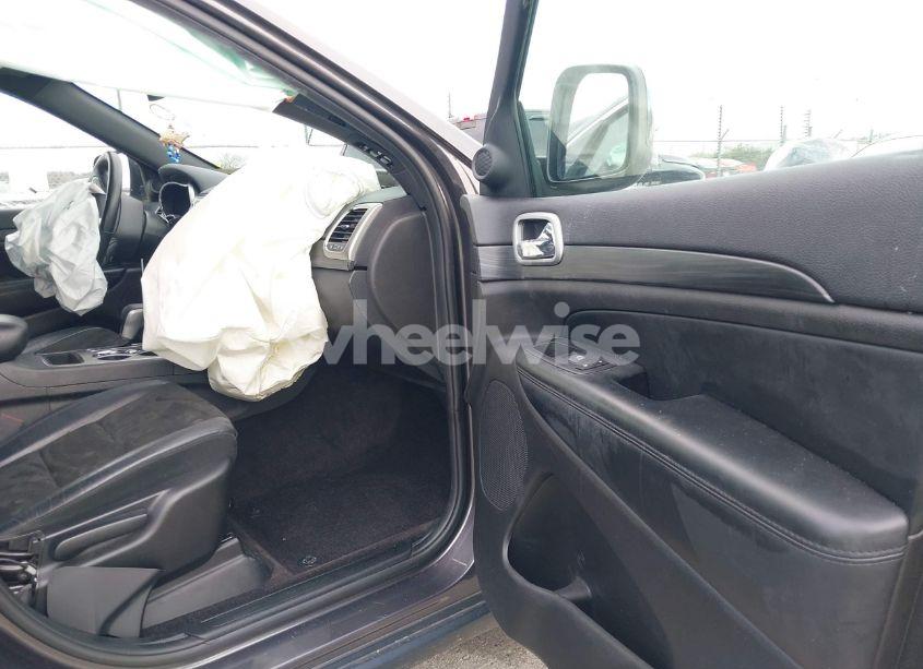 Photo 5 of 2019 Jeep Grand CHEROKEE LAREDO E 4X2 (VIN 1C4RJEAG3KC580777)