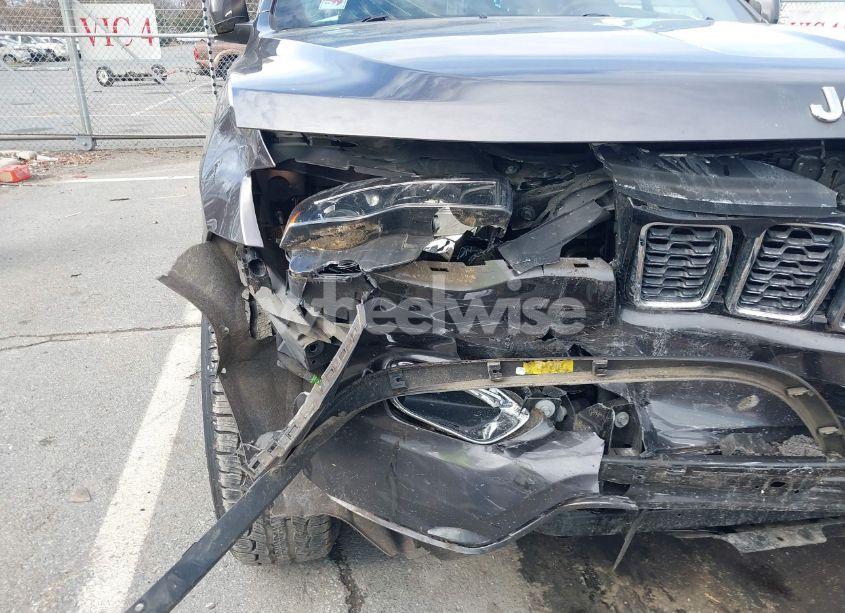 Photo 6 of 2019 Jeep Grand CHEROKEE LAREDO E 4X2 (VIN 1C4RJEAG3KC580777)