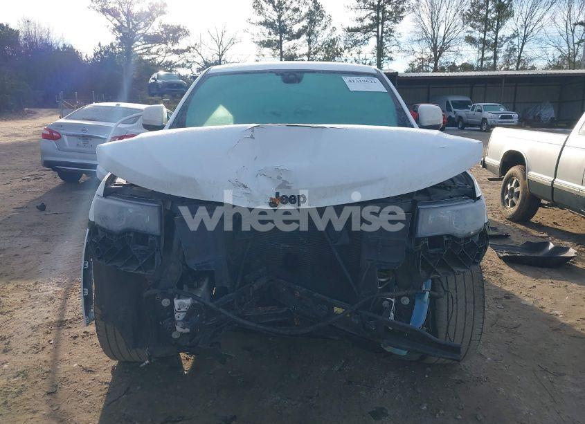 Photo 13 of 2019 Jeep Grand CHEROKEE ALTITUDE 4X2 (VIN 1C4RJEAG3KC716017)