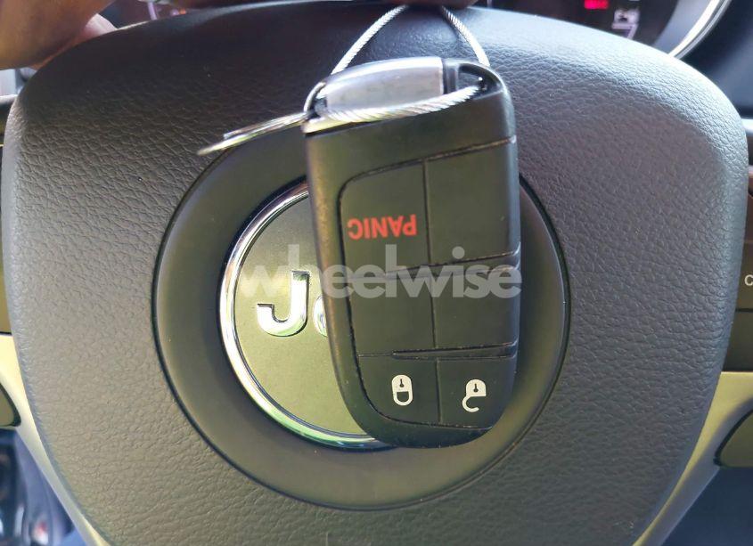 Photo 11 of 2020 Jeep Grand CHEROKEE LAREDO E 4X2 (VIN 1C4RJEAG3LC252051)