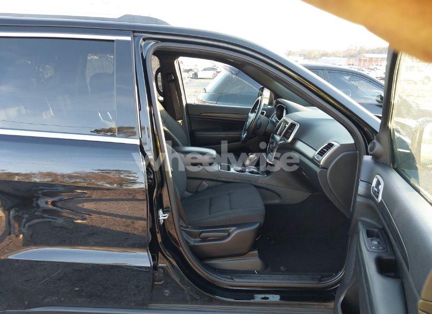 Photo 5 of 2020 Jeep Grand CHEROKEE LAREDO E 4X2 (VIN 1C4RJEAG3LC252051)