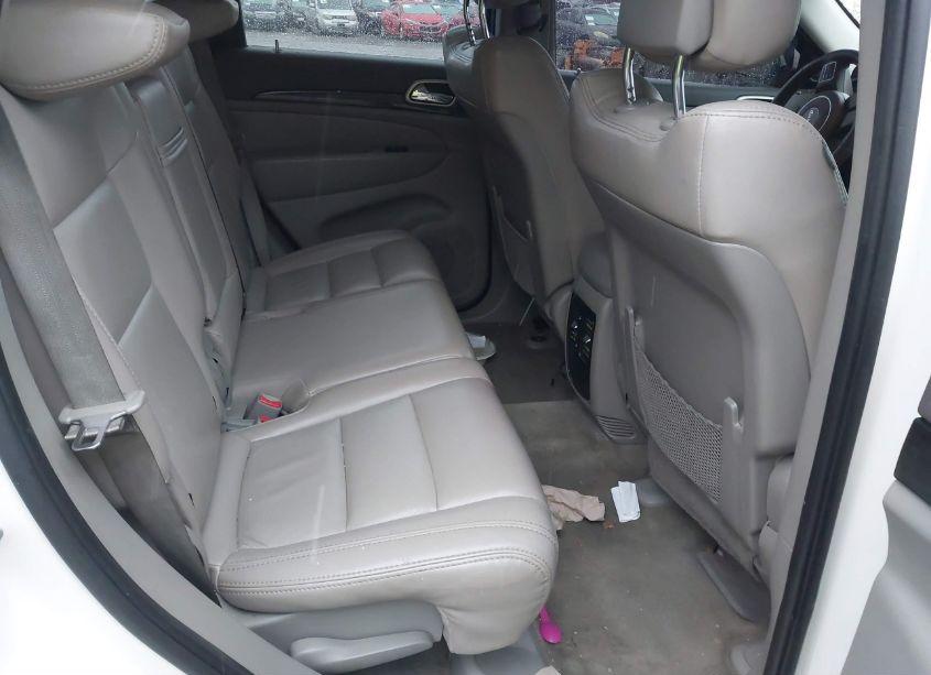 Photo 8 of 2012 Jeep Grand CHEROKEE LAREDO (VIN 1C4RJEAG4CC105530)