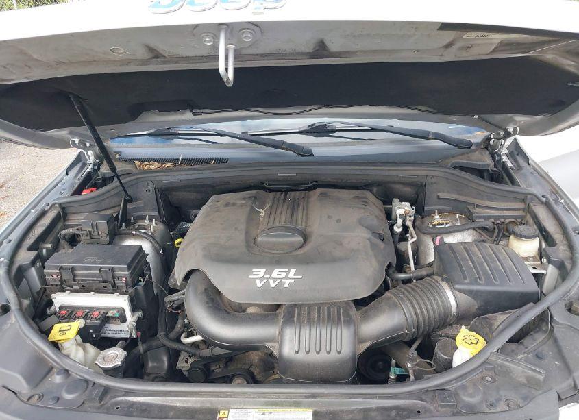 Photo 10 of 2012 Jeep Grand CHEROKEE LAREDO (VIN 1C4RJEAG4CC223044)