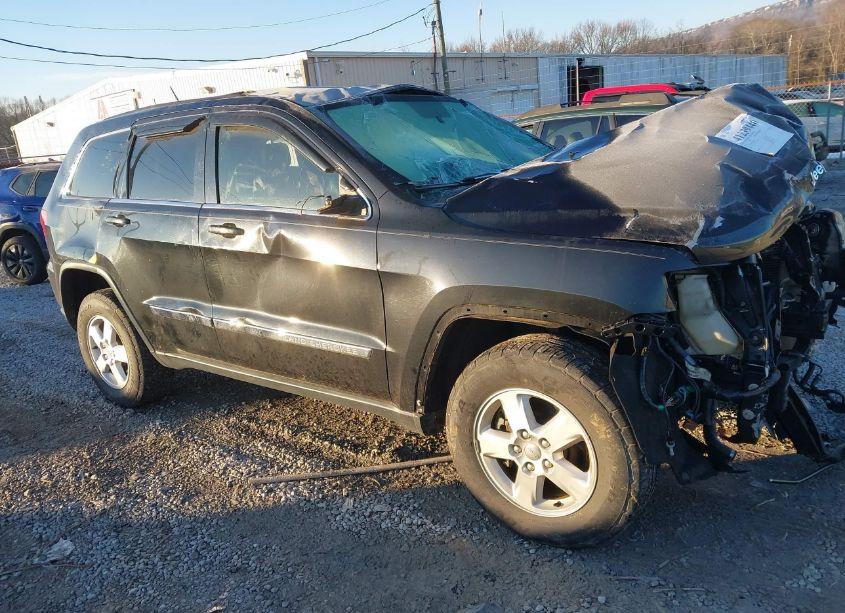 2013 Jeep Grand CHEROKEE LAREDO (VIN 1C4RJEAG4DC504195) main photo