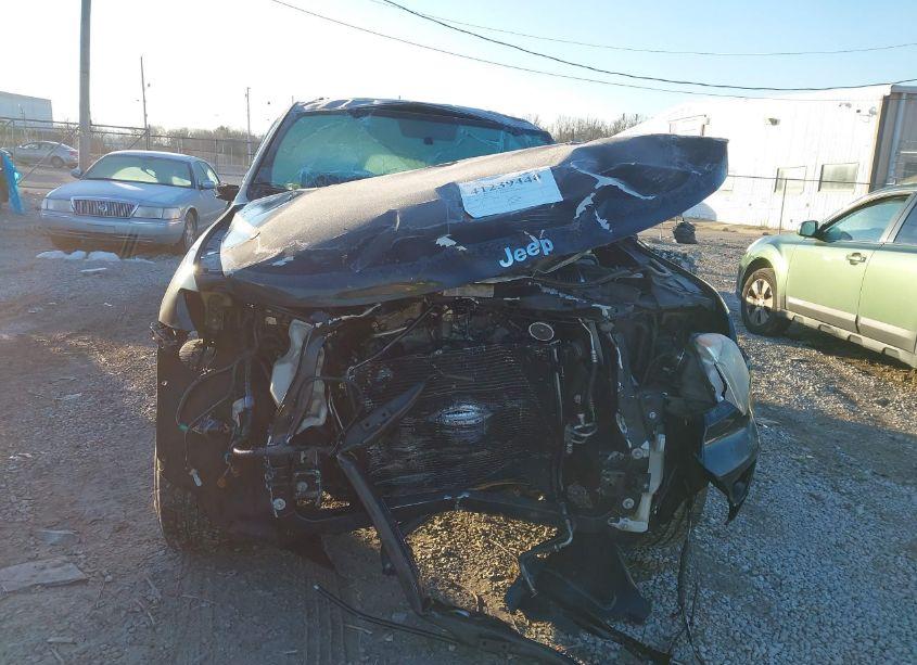 Photo 12 of 2013 Jeep Grand CHEROKEE LAREDO (VIN 1C4RJEAG4DC504195)