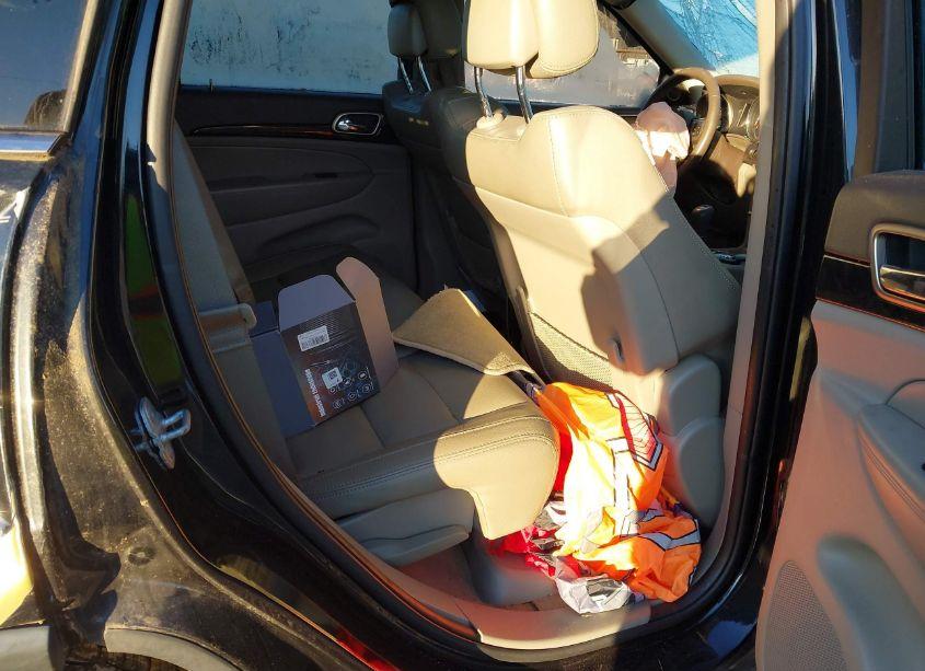 Photo 8 of 2013 Jeep Grand CHEROKEE LAREDO (VIN 1C4RJEAG4DC504195)