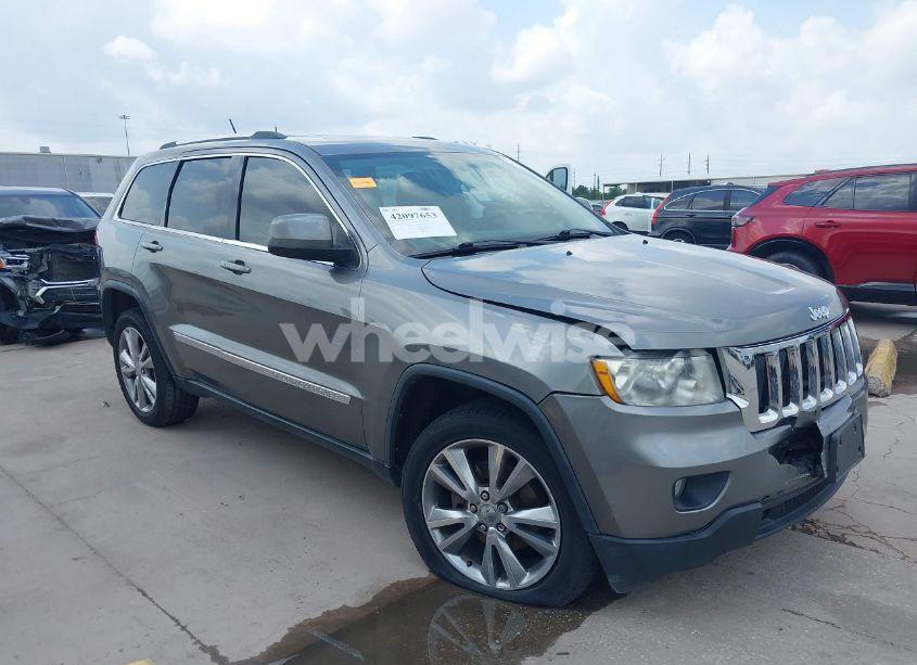 2013 Jeep Grand CHEROKEE LAREDO (VIN 1C4RJEAG4DC517061) main photo
