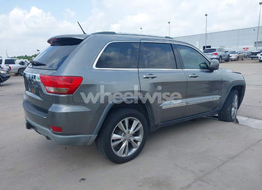 Photo 4 of 2013 Jeep Grand CHEROKEE LAREDO (VIN 1C4RJEAG4DC517061)