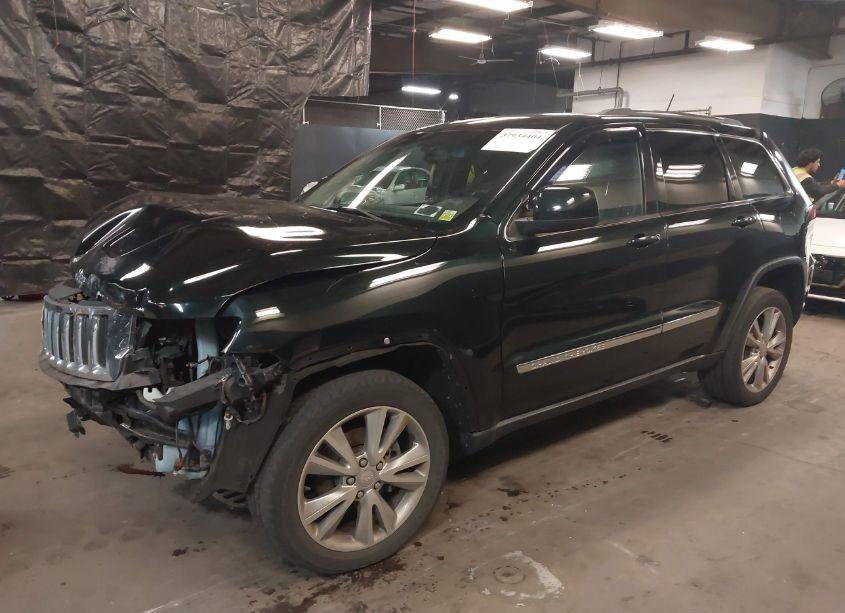 Photo 2 of 2013 Jeep Grand CHEROKEE LAREDO (VIN 1C4RJEAG4DC610601)