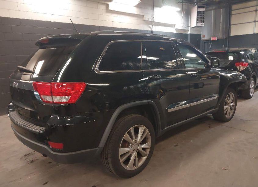 Photo 4 of 2013 Jeep Grand CHEROKEE LAREDO (VIN 1C4RJEAG4DC610601)