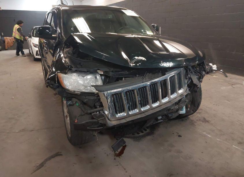Photo 6 of 2013 Jeep Grand CHEROKEE LAREDO (VIN 1C4RJEAG4DC610601)